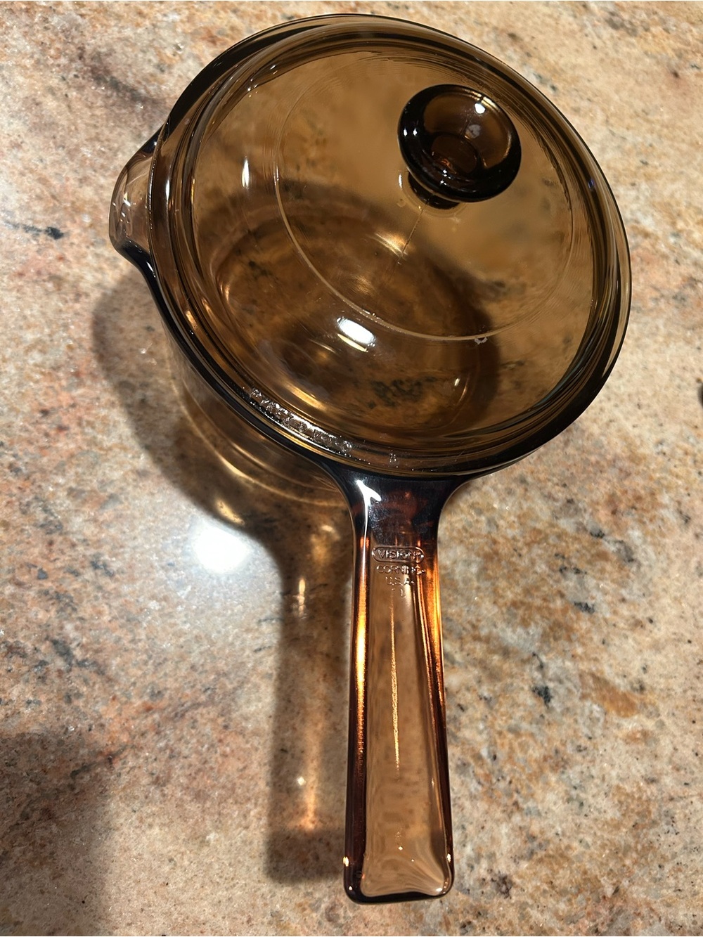 Visions Corning USA 1 Liter 1 Qt Amber Glass Translucent Saucepot w/Spout & Lid